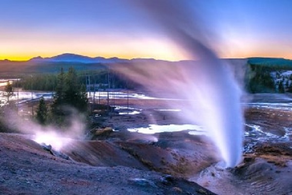 YELLOWSTONE AND GRAND TETON NATIONAL PARK