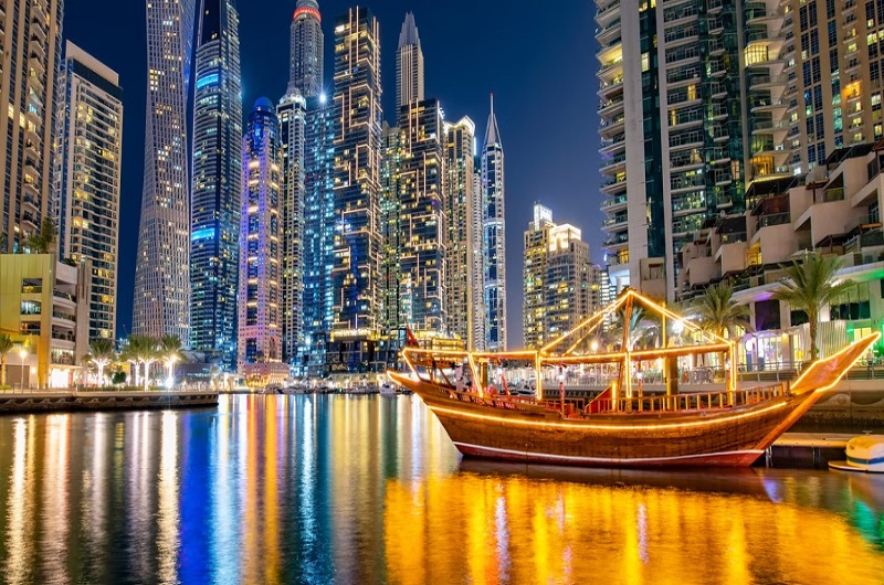 Family vacation Dubai Marina / Habibi World Travel & Tour 