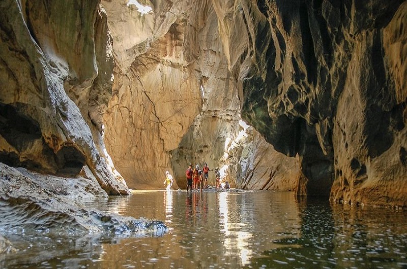  Cacahuamilp-underground-rivers - https://habibi-world-travel-agency.com/