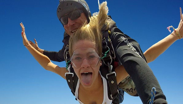 Skydive Tequistengo parachute jump