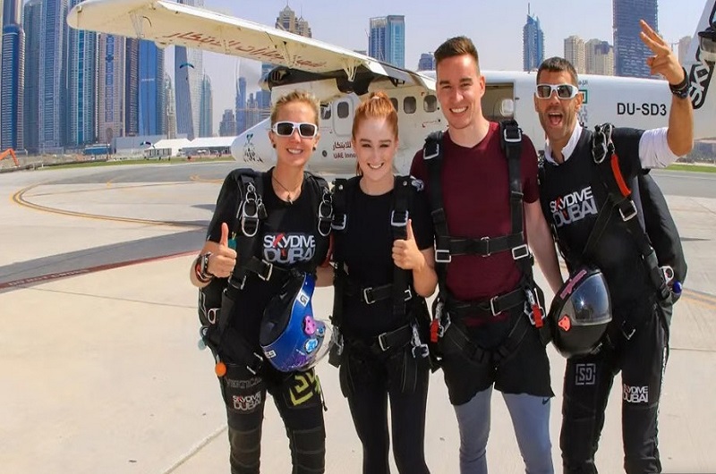 skydiving Dubai Habibi World Travel & Tour / https://habibi-world-travel-agency.com/ 